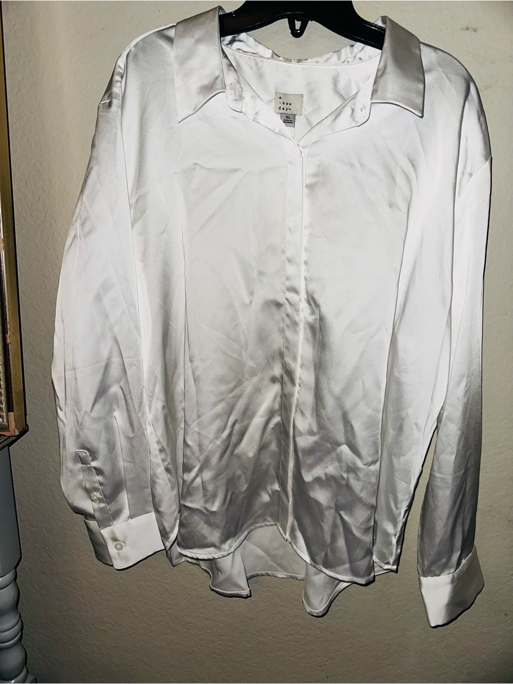 A new day white satin long sleeve size XL BNWT